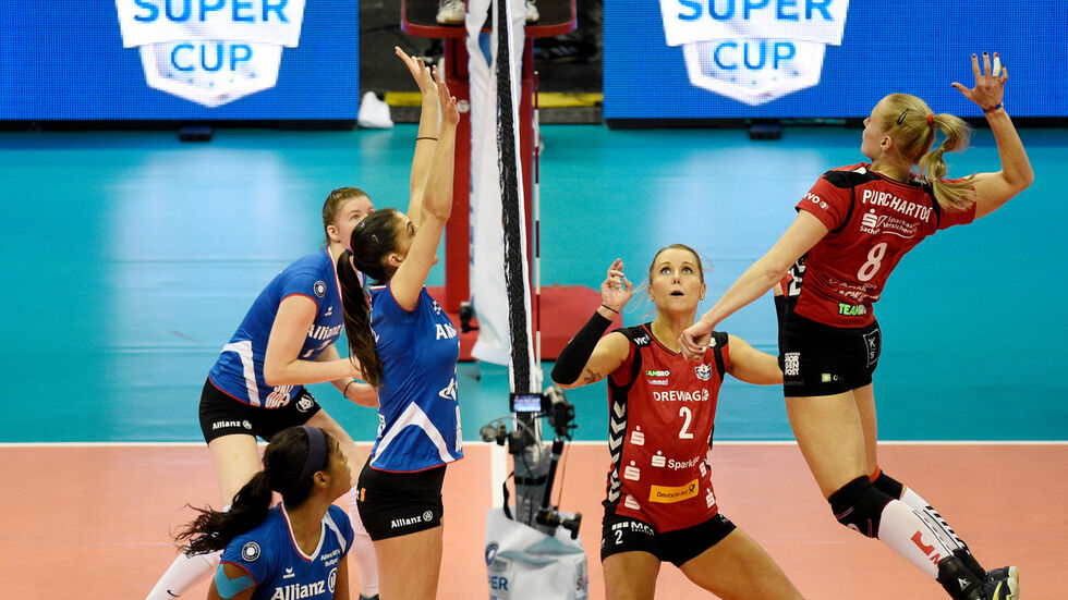 Die DSC verliert im Supercup mit 1:3 gegen Stutt­gart. (Foto: Rainer Jensen/dpa) Die DSC verliert im Supercup mit 1:3 gegen Stuttgart. (Foto: Rainer Jensen/dpa)