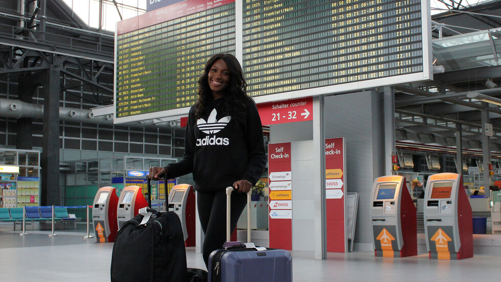 DSC-Neuzu­gang Brittnee Cooper ist am Mittag am Flughafen Klotz­sche gelandet DSC-Neuzugang Brittnee Cooper ist am Mittag am Flughafen Klotzsche gelandet