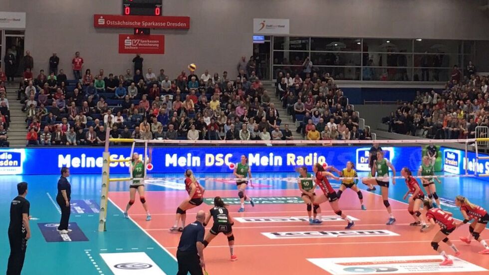 Die DSC-Volley­bal­le­rinnen verlieren zu Hause mit 1:3 gegen Münster. (Foto: Redak­tion) Die DSC-Volleyballerinnen verlieren zu Hause mit 1:3 gegen Münster. (Foto: Redaktion)