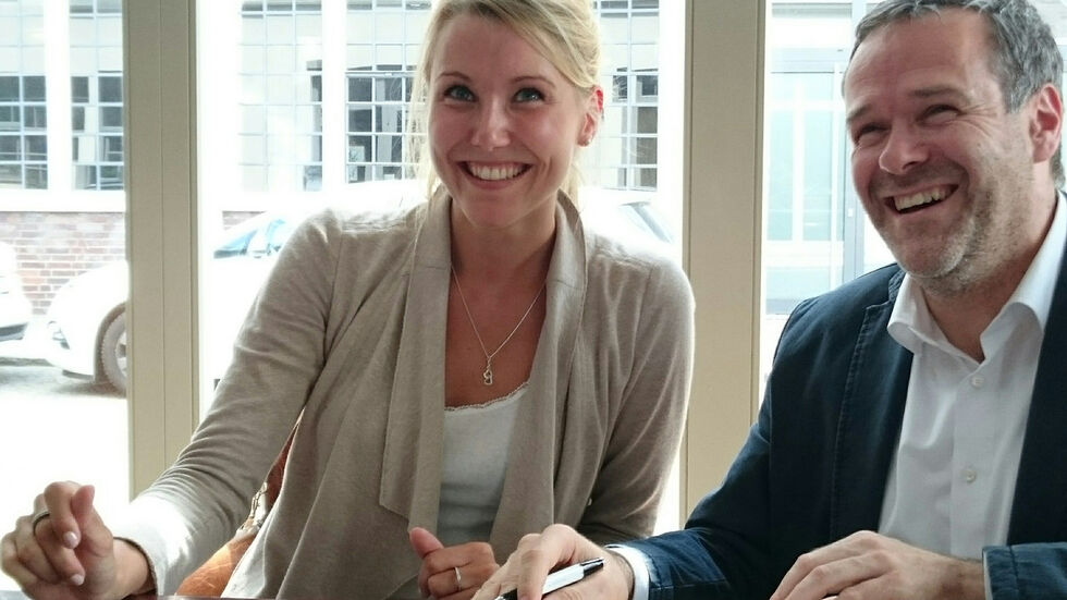 Mareen Apitz und der Vorstands­vor­sit­zende des DSC Jörg Dittrich (Foto: Redak­tion) Mareen Apitz und der Vorstandsvorsitzende des DSC Jörg Dittrich (Foto: Redaktion)