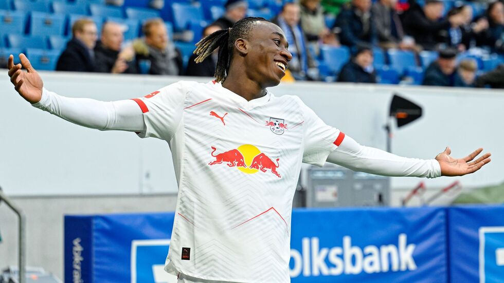 Yan Diomande jubelt über das 1:0 für Leipzig