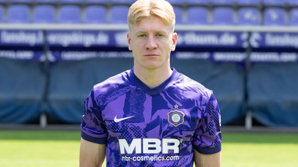 Erik Weinhauer erzielte in der Nachspielzeit das Siegtor für Aue Erik Weinhauer erzielte in der Nachspielzeit das Siegtor für Aue