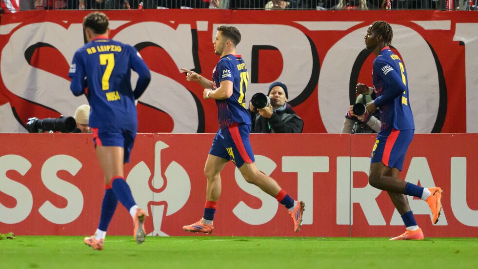 Christoph Baumgartner (RB Leipzig, M) jubelt nach seinem Tor zum 0:2.  Christoph Baumgartner (RB Leipzig, M) jubelt nach seinem Tor zum 0:2.