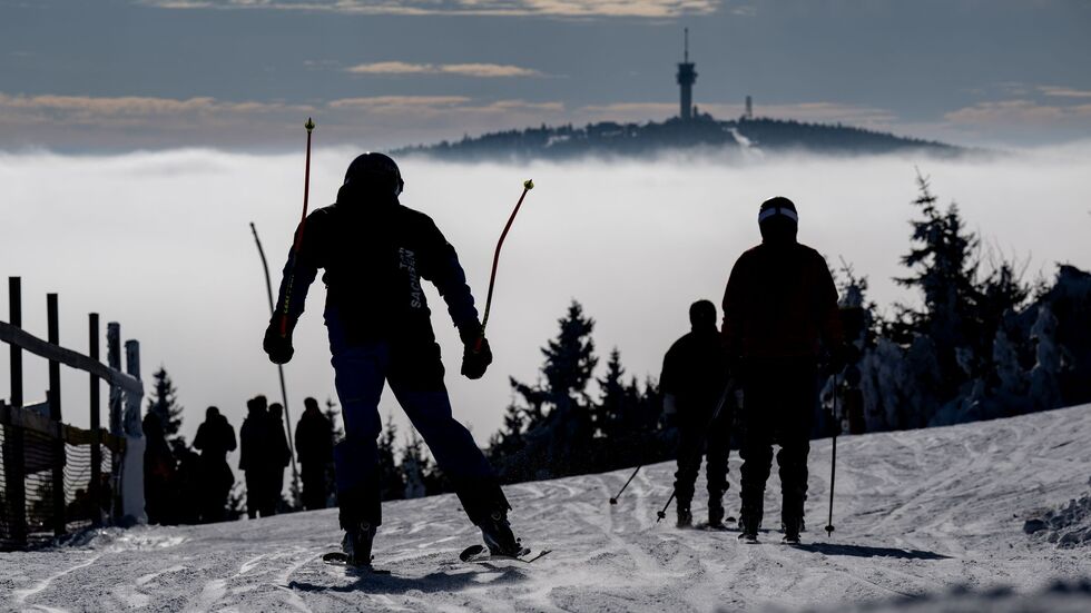 Das bei Wintersportlern beliebte alpine Skigebiet am Fichtelberg ist privatisiert worden. (Archivbild) Das bei Wintersportlern beliebte alpine Skigebiet am Fichtelberg ist privatisiert worden. (Archivbild)