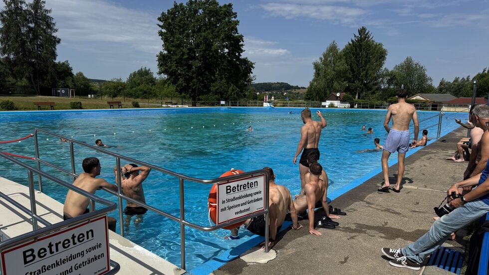 Einmal ab ins kühle Nass! Einmal ab ins kühle Nass!