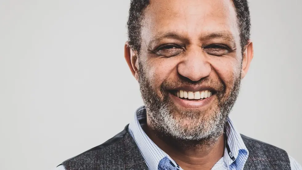 Prof. Getu Abraham (58) bildet an der Leipziger Uni-Klinik Tierärzte aus und wurde 2019 für die SPD in den Stadtrat gewählt. 2023 trat er aus der Partei aus und schloss sich 2025 der CDU-Fraktion an - nicht aber der Partei.