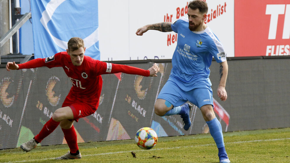 Der CFC um Pascal Itter (re) verpasst den Sieg gegen Köln, spielt 2:2. Der CFC um Pascal Itter (re) verpasst den Sieg gegen Köln, spielt 2:2.