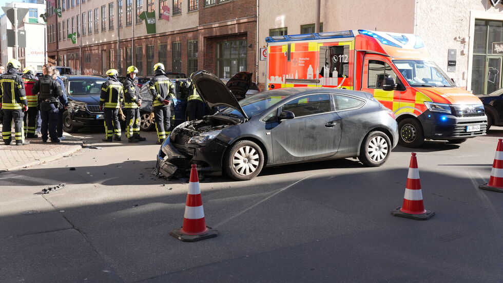 Die Unfallstelle auf der Gießerstraße. Die Unfallstelle auf der Gießerstraße.