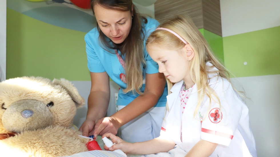 Blumen, Geschenke und zahlreiche Glückwünsche zum 100-jährigen Bestehen der Kinder- und Jugendmedizin in Zittau Blumen, Geschenke und zahlreiche Glückwünsche zum 100-jährigen Bestehen der Kinder- und Jugendmedizin in Zittau