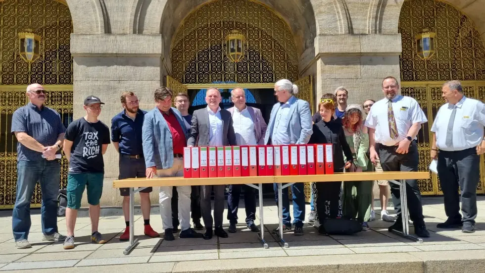 Für das Begehren hatten die Linken tausende Unterschriften gesammelt Für das Begehren hatten die Linken tausende Unterschriften gesammelt