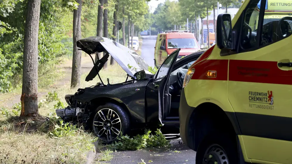 Gegen 10:15 Uhr wurden Feuerwehr, Rettungsdienst und Polizei auf die Carl-Hamel-Straße gerufen.