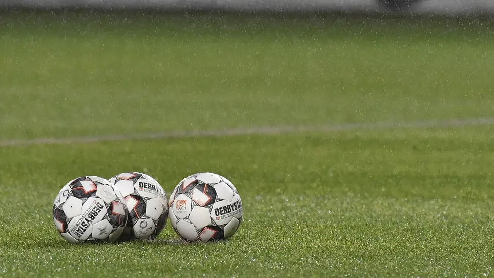 Das Auswärtsspiel der Dynamos in Fürth musste aufgrund einer amtlichen Unwetterwarnung kurzfristig abgesagt werden. Das Auswärtsspiel der Dynamos in Fürth musste aufgrund einer amtlichen Unwetterwarnung kurzfristig abgesagt werden.