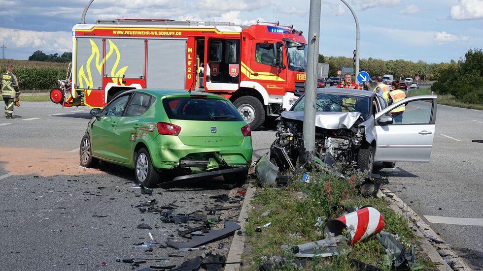 Beide Fahrzeuge unmittelbar nach dem Unfall.
