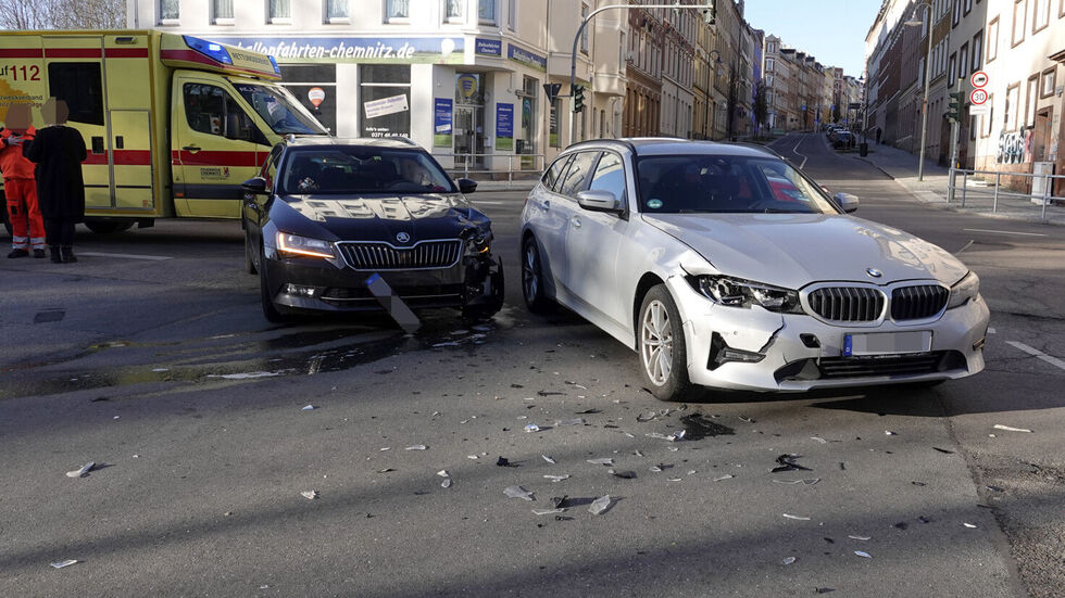 Der Unfall passierte am Sonntag gegen 15:30 Uhr. 
