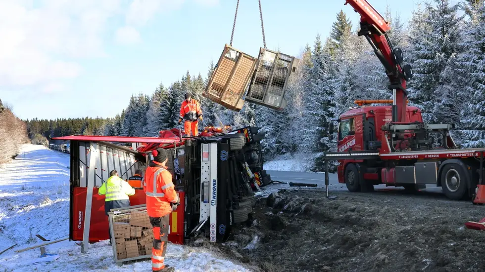 Die Bergungsarbeiten liefen am Vormittag noch immer.