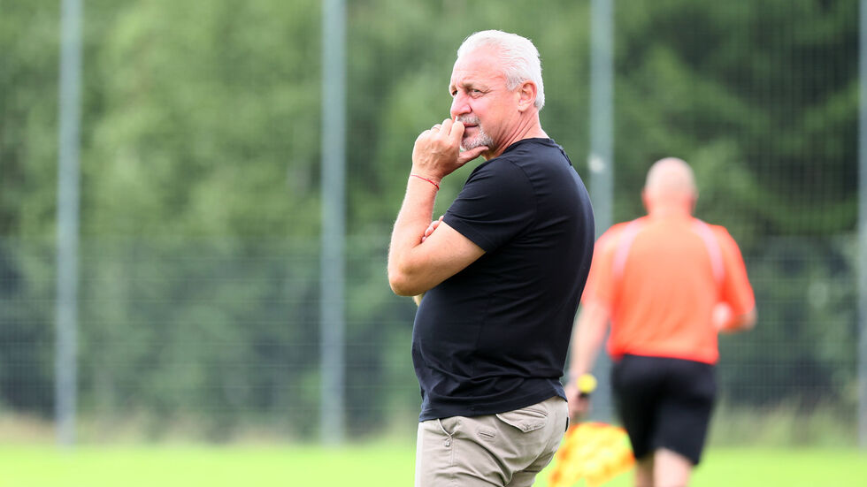 Pavel Dotchev hat den Sieg im Blick Pavel Dotchev hat den Sieg im Blick