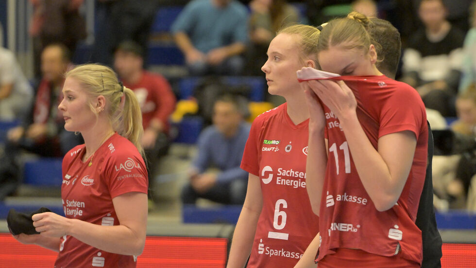 Den DSC-Volleyballerinnen ist die Enttäuschung über das Pokal-Aus ins Gesicht geschrieben  Den DSC-Volleyballerinnen ist die Enttäuschung über das Pokal-Aus ins Gesicht geschrieben