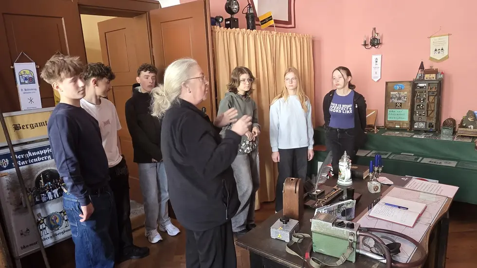 Bei der Bergknappschaft Marienberg lernen die Schüler das Trebra-Haus kennen. Bei der Bergknappschaft Marienberg lernen die Schüler das Trebra-Haus kennen.