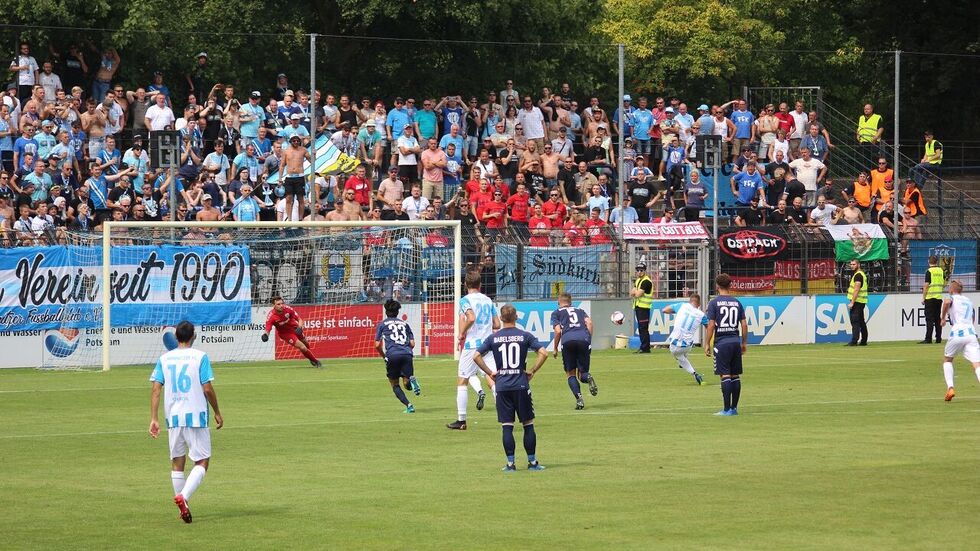 Der CFC feiert in Babelsberg einen 2:1-Auswärtssieg.