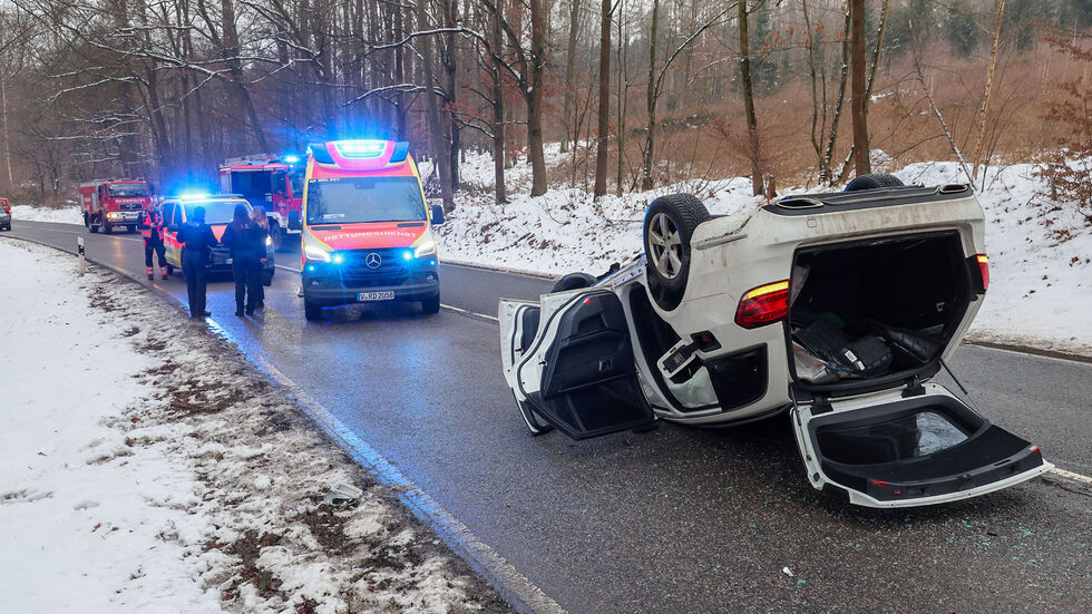 Die B175 zwischen Waldenburg und Schlagwitz musste nach dem Unfall voll gesperrt werden.