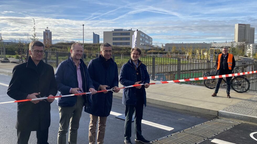 Bauamtschef Michael Jana (li.), Investor Sebastian Hombach von "Leipzig zwei GmbH & Co. KG", Baubürgermeister Thomas Dienberg, Investor Felix von Keyserlingk ("Leipzig zwei GmbH & Co. KG"). Bauamtschef Michael Jana (li.), Investor Sebastian Hombach von "Leipzig zwei GmbH & Co. KG", Baubürgermeister Thomas Dienberg, Investor Felix von Keyserlingk ("Leipzig zwei GmbH & Co. KG").