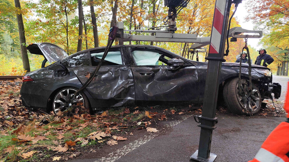 Dieser 60.000 Euro teure Elektro-BMW ist Schrott. 