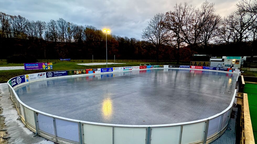 Die Eisbahn ist startklar.