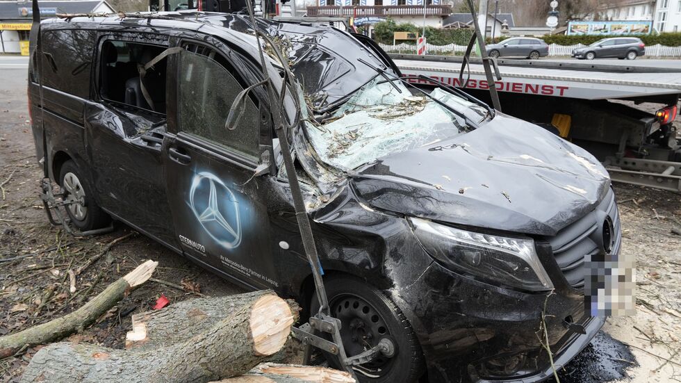 Der schrottreife Mercedes Vito.