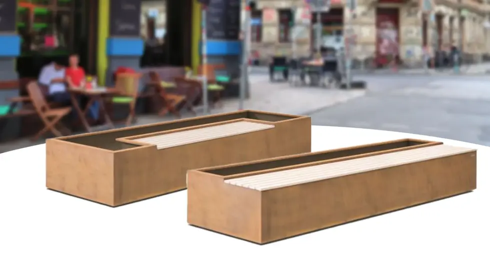 Das sind zwei der überteuerten Blumenbeete mit Sitzbank