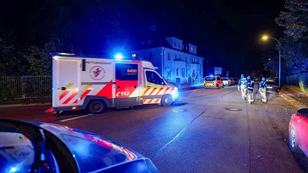 Feuerwehr, Rettungsdienst und Polizei waren ausgerückt. Feuerwehr, Rettungsdienst und Polizei waren ausgerückt.