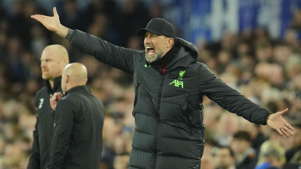 Jürgen Klopp als Trainer bei einem Spiel von Liverpool an der Außenlinie. Jürgen Klopp als Trainer bei einem Spiel von Liverpool an der Außenlinie.