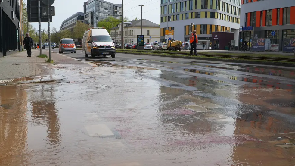 Zuletzt hatte es Ende April auf der Prager Straße einen Wasserrohrbruch gegeben. Zuletzt hatte es Ende April auf der Prager Straße einen Wasserrohrbruch gegeben.