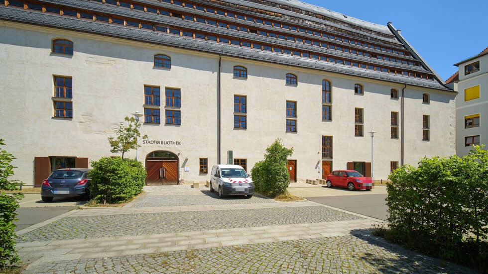 Die Stadtbibliothek im Kornhaus bleibt eine Woche geschlossen. Die Stadtbibliothek im Kornhaus bleibt eine Woche geschlossen.