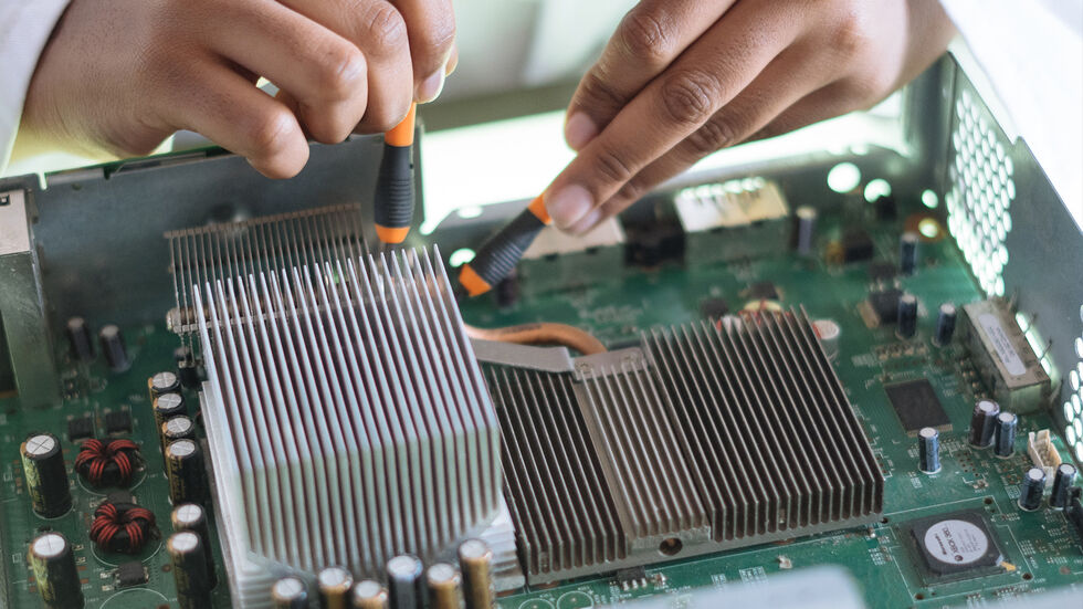 Mit Reparaturen lassen sich Haushaltsgeräte retten statt gleich neu zu kaufen Mit Reparaturen lassen sich Haushaltsgeräte retten statt gleich neu zu kaufen