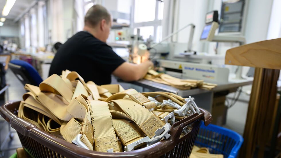 Fallschirmgurte kommen aus der Oberlausitz Fallschirmgurte kommen aus der Oberlausitz