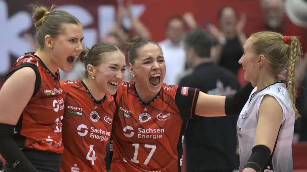 Die DSC Volleys freuen sich über den Finaleinzug Die DSC Volleys freuen sich über den Finaleinzug