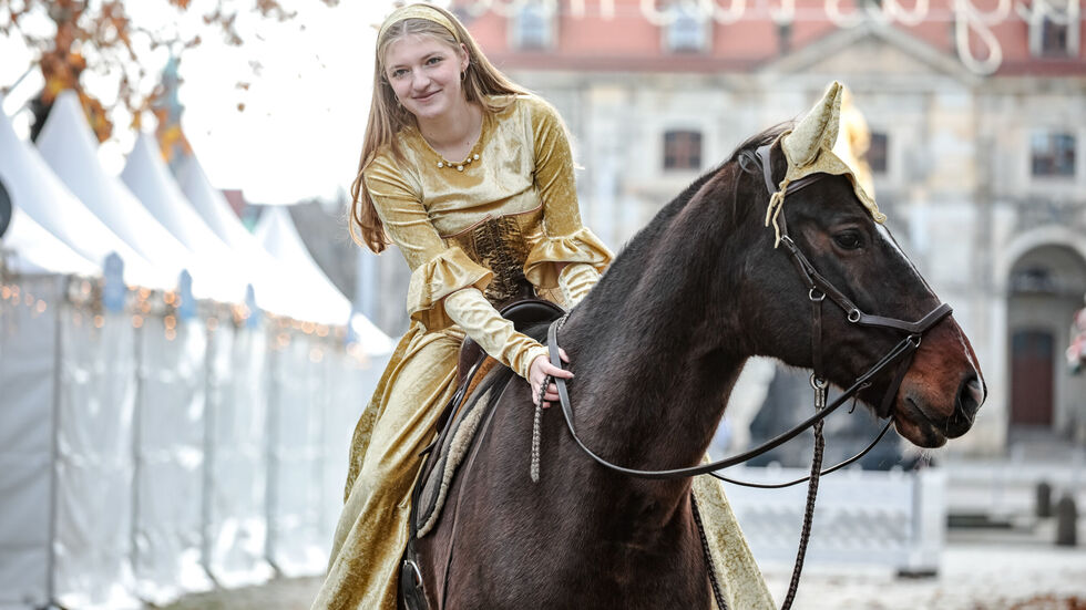 Die 17-jährige Emma Börner wird gemeinsam mit Wallach Apollo bei der Eröffnung des Augustusmarkts dabei sein. Die 17-jährige Emma Börner wird gemeinsam mit Wallach Apollo bei der Eröffnung des Augustusmarkts dabei sein.