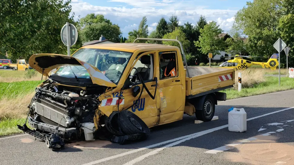 Der beschädigte Transporter. 