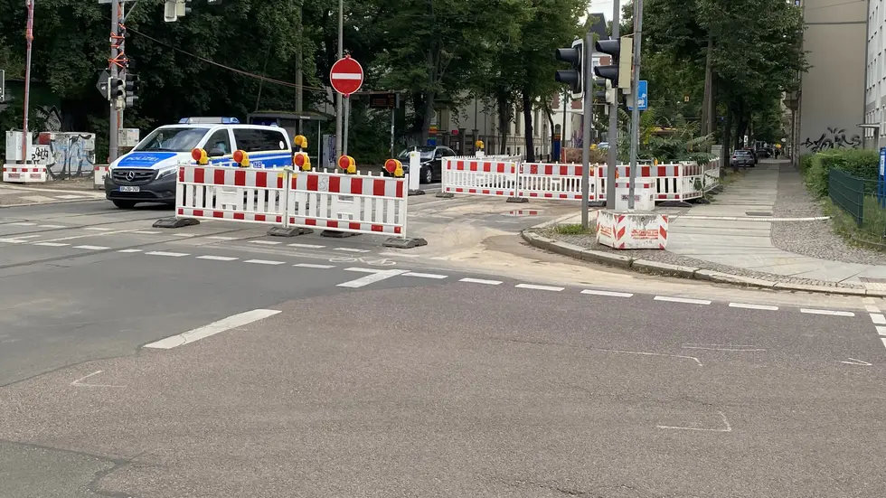 Die Käthe-Kollwitz-Straße in Leipzig wurde nach der Havarie stadteinwärts gesperrt.