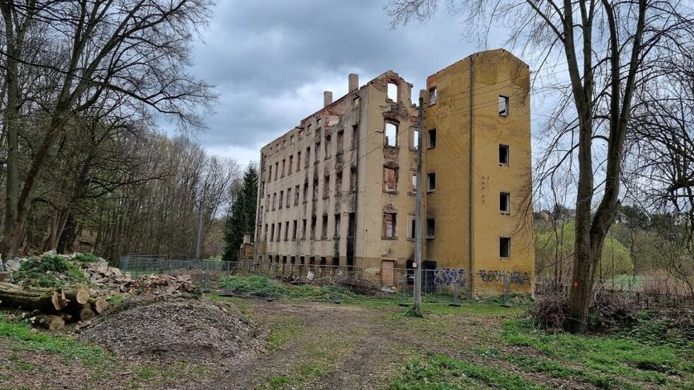 Die Ruine der ehemaligen Spinnmühle. Der Abriss dauert sieben Monate und kostet 500.000 Euro - wir erklären warum.