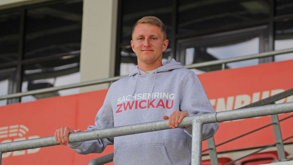Haubner bei seiner Vorstellung in der GGZ-Arena Haubner bei seiner Vorstellung in der GGZ-Arena