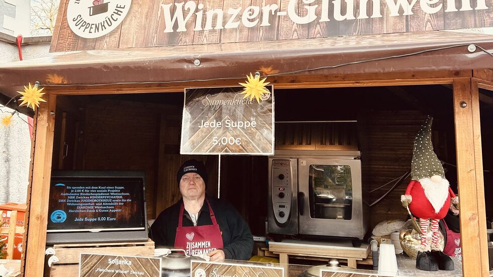 Der Stand wird auf der Schlossweihnacht noch einmal über das ganze Wochenende geöffnet haben. Der Stand wird auf der Schlossweihnacht noch einmal über das ganze Wochenende geöffnet haben.