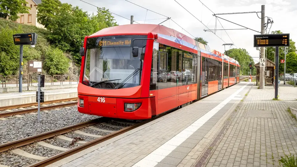 Wegen gekürzter Zuschüsse streicht der VMS in den Sommerferien mehrere Zugverbindungen rund um Chemnitz. Betroffen sind Linien nach Stollberg, Thalheim und Zwickau.