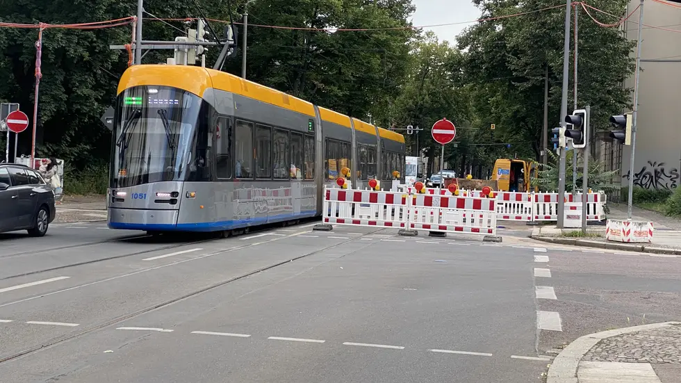Die Käthe-Kollwitz-Straße ist in Höhe Marschnerstraße stadteinwärts gesperrt worden. Die Reparatur dauert voraussichtlich bis Ende der Woche.