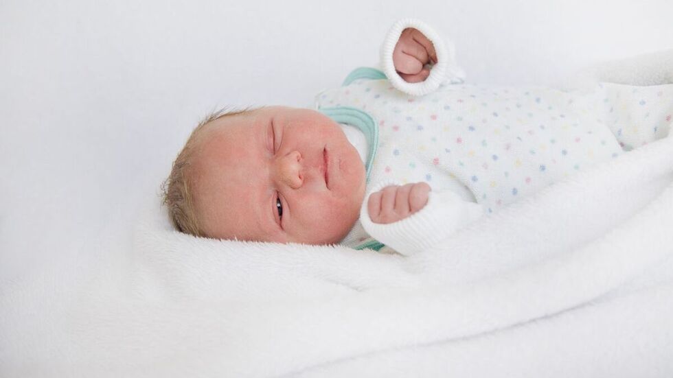 Zur Geburt wog die kleine Amelie 3.120 Gramm und war 50 cm groß. Die Eltern Maria und Ringo Schmidt sind überglücklich über ihr kleines Neujahrswunder. Zur Geburt wog die kleine Amelie 3.120 Gramm und war 50 cm groß. Die Eltern Maria und Ringo Schmidt sind überglücklich über ihr kleines Neujahrswunder.