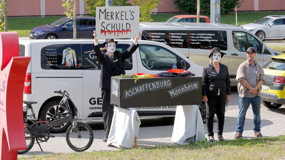 Klar, die ehemalige Bundeskanzlerin polarisiert: Es gab auch einzelne Proteste.