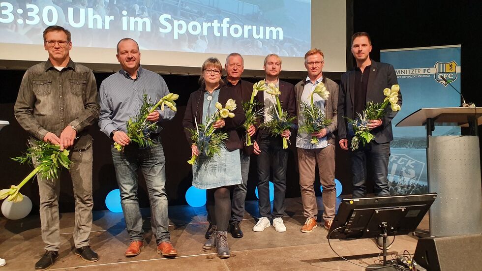 Vorsitzender des neuen Aufsichtsrats ist Knut Müller (zweiter v.l.), Foto: Redaktion