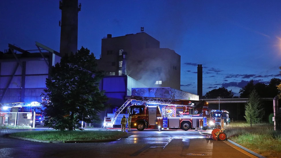 Die Feuerwehr konnte den Brand nach mehreren Stunden unter Kontrolle bringen