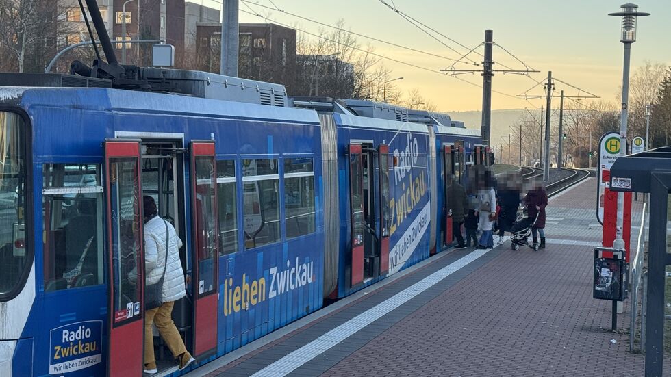 Auf den Linien 3 und 4 verkehren die Bahnen im Viertelstundentakt. 