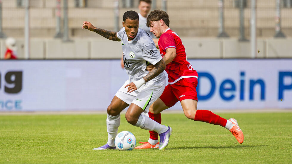 Randolf Riesen beim VW-Cup gegen Bundesligist VfL Wolfsburg Randolf Riesen beim VW-Cup gegen Bundesligist VfL Wolfsburg
